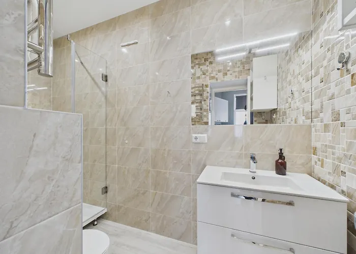 Affordable Centre Next To Jrt Апартаменты